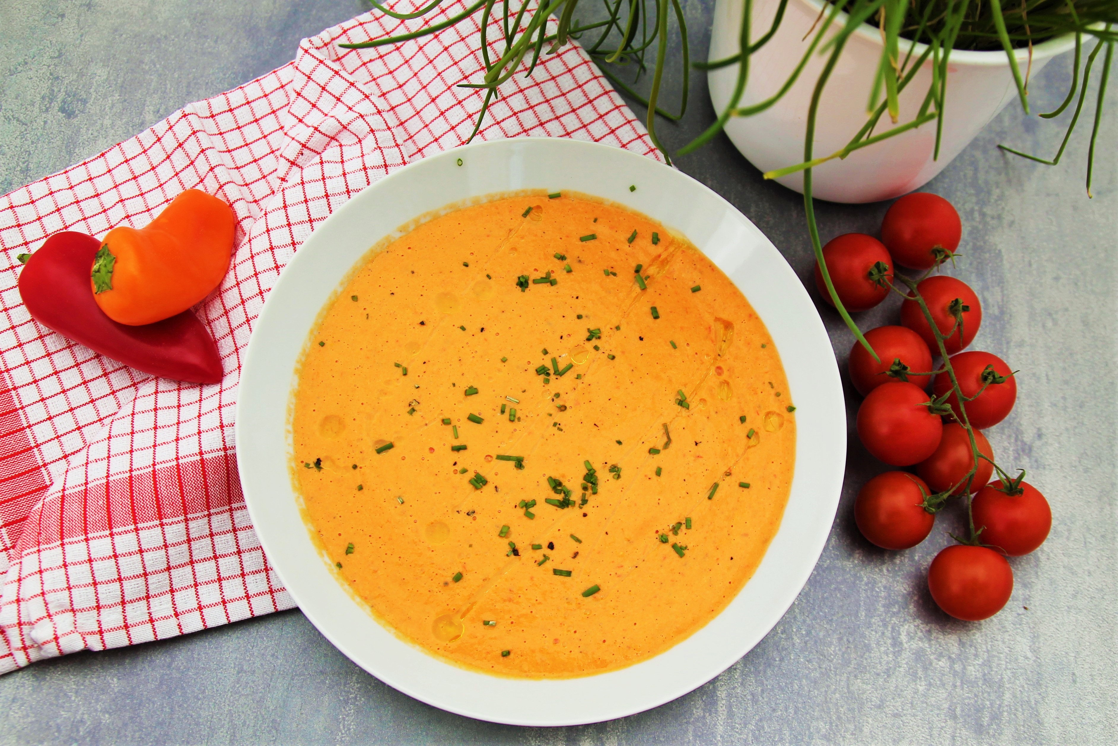 Frühlingsrezept - vegane und glutenfreie Paprikasuppe - so nah und so fern