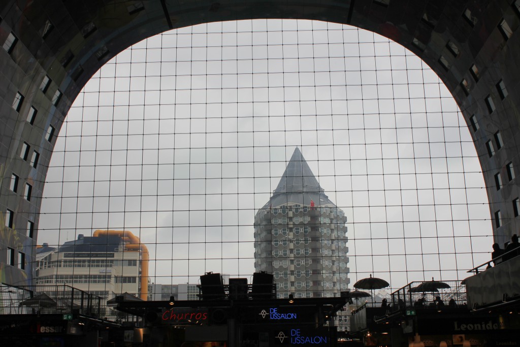 Rotterdam Markthalle Blick nach außen